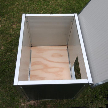 Small Dog House for Outdoor Use with Insulated Panels Mod. Small